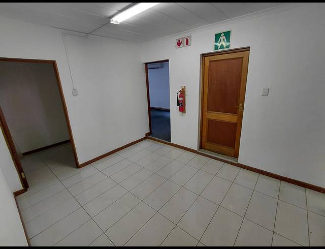 282M² OFFICE FOR SALE IN RANDJESPARK